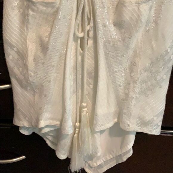 Guess strappy white and silver shirt size XS - Picture 3 of 6